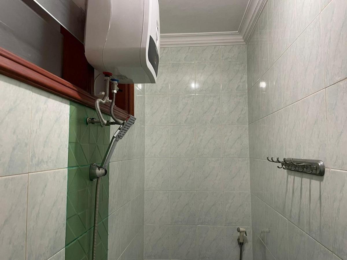 Hotel Reddoorz Syariah @ Karang Pilang à Karangpilang Extérieur photo